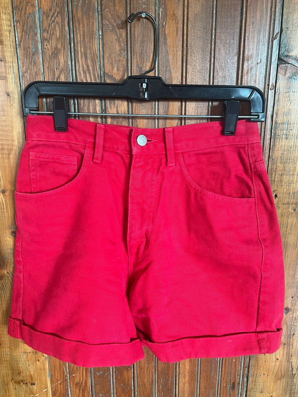 Guess Classic High-Waist Red Mom Shorts 
Size 28